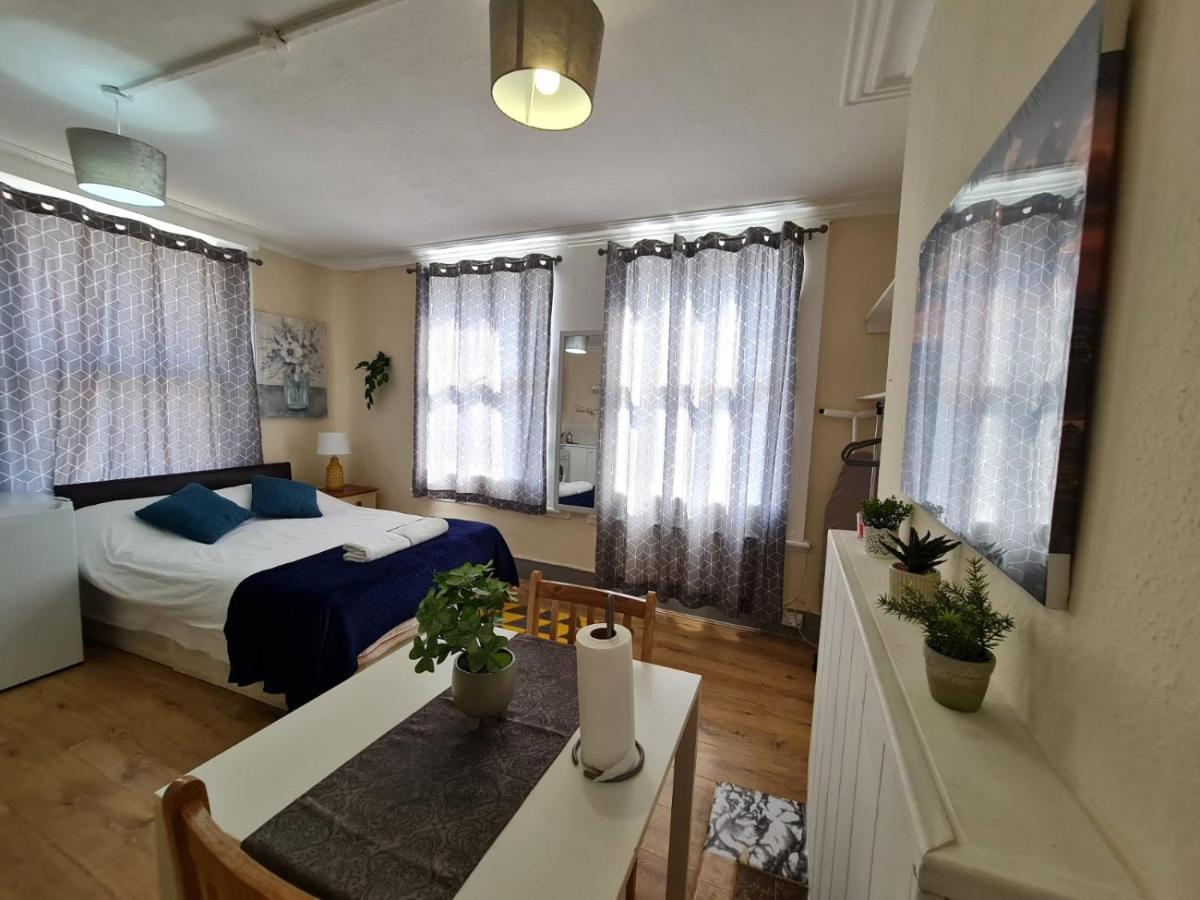 Lovely Private Room Near Central Londyn Zewnętrze zdjęcie