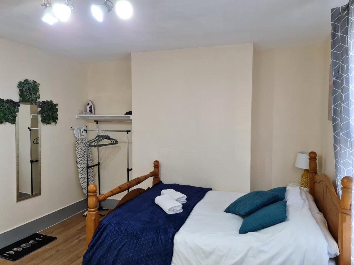 Lovely Private Room Near Central Londyn Zewnętrze zdjęcie